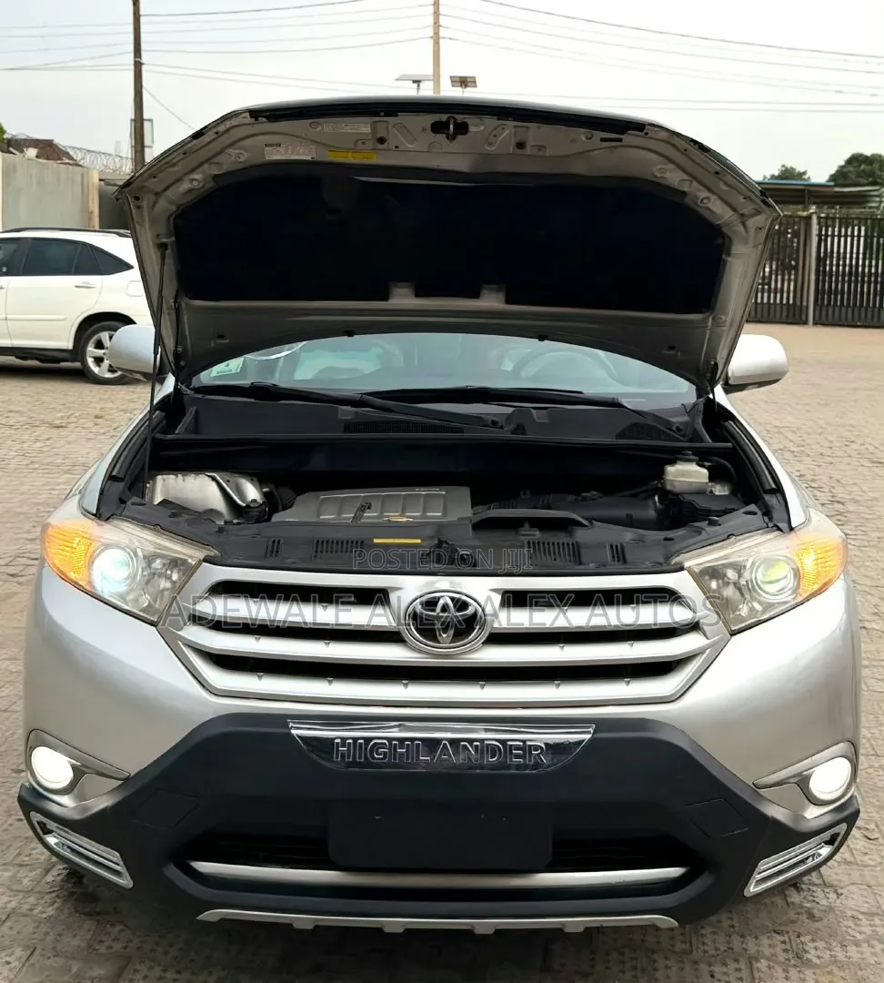 Toyota Highlander 2012 Silver