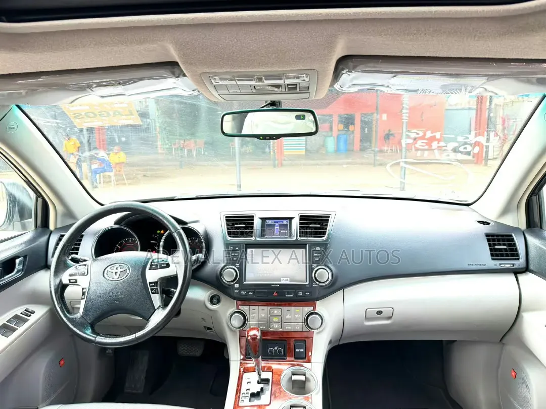 Toyota Highlander 2012 Silver