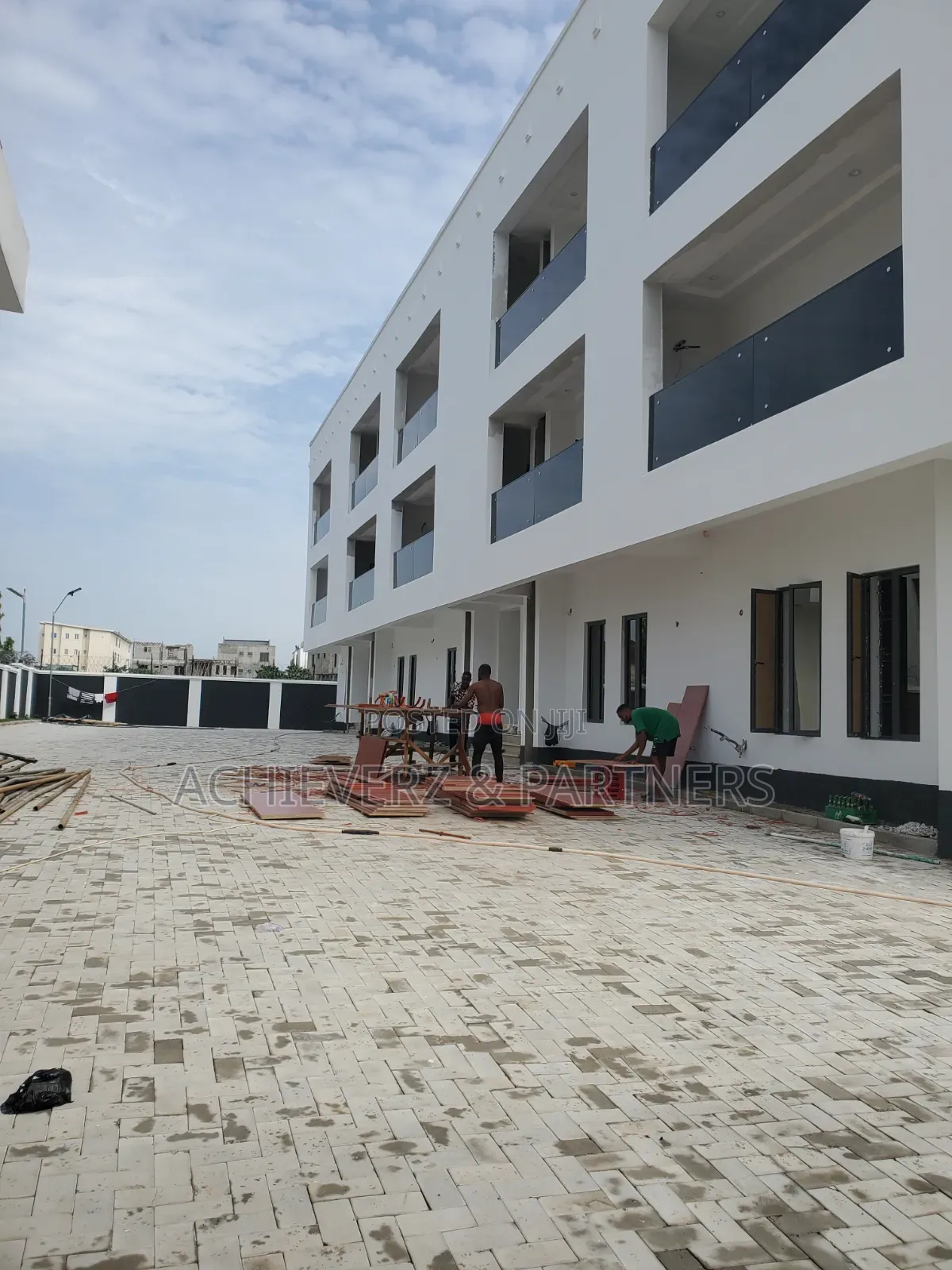 4bdrm Duplex in Jahi for sale
