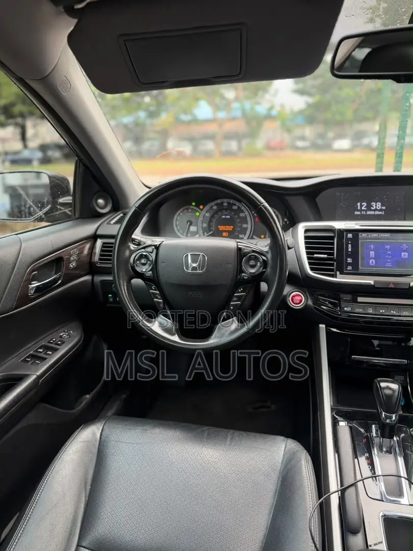 Honda Accord Touring V6 4dr Sedan FWD (3.5L 6cyl 6A) 2017 Brown