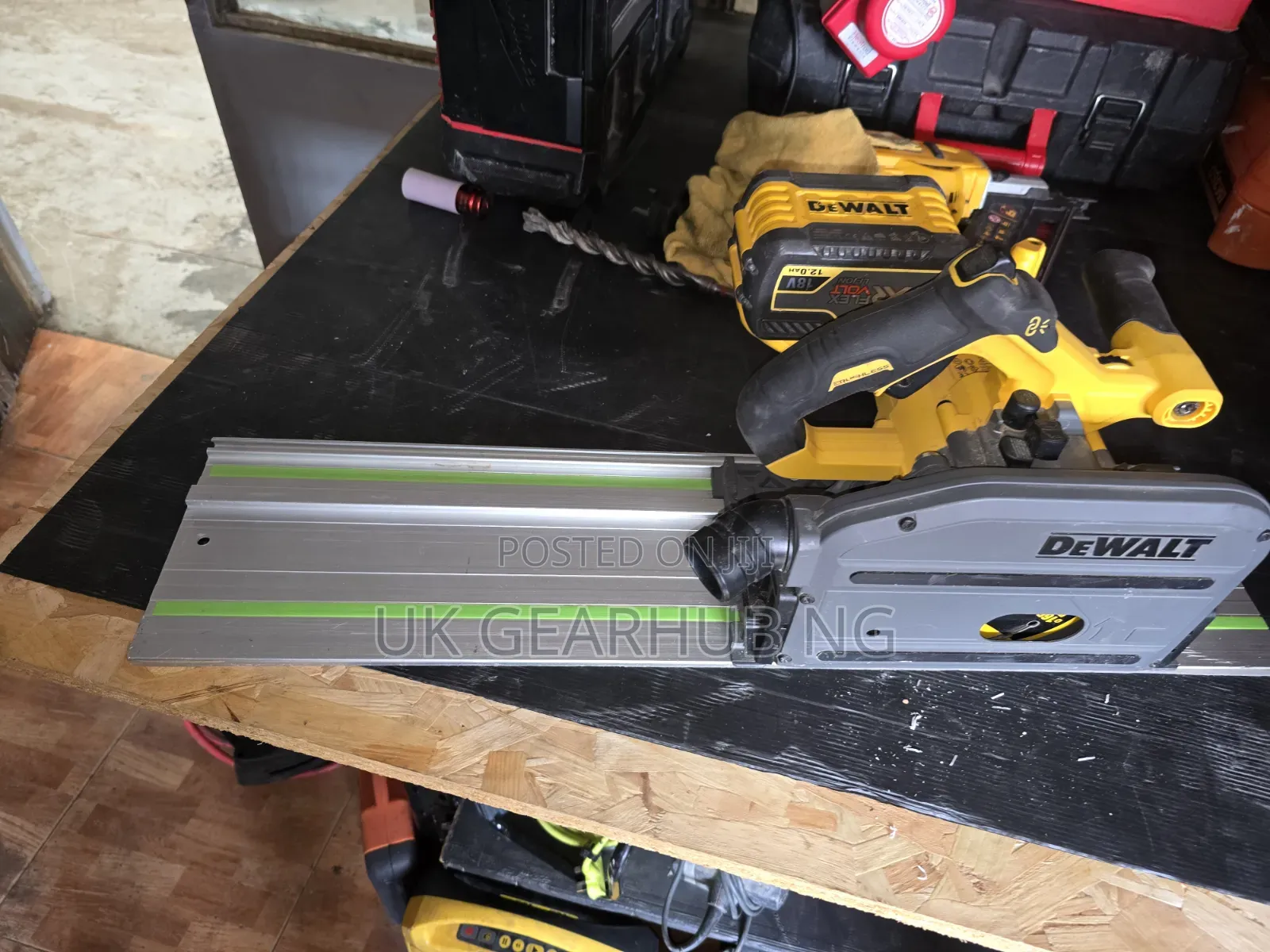 DeWalt DCS520 54V XR FlexVolt Brushless Plunge Saw + Battery & Charger