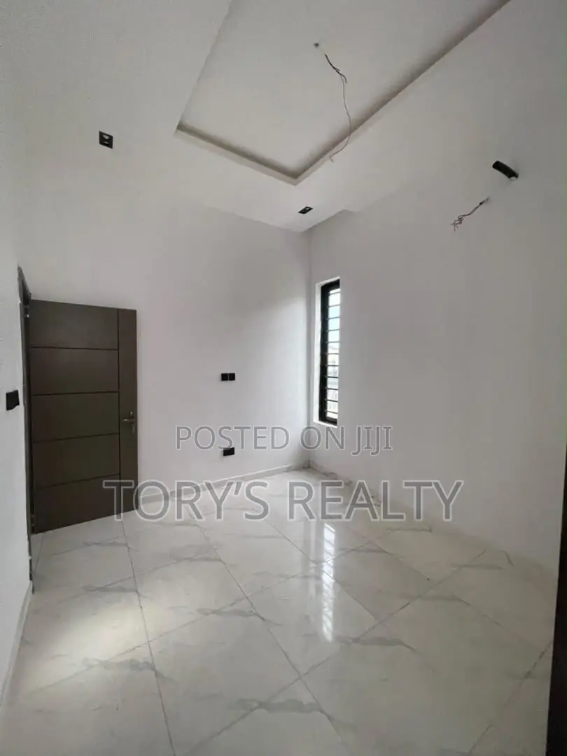 4bdrm Duplex in Sangotedo for sale