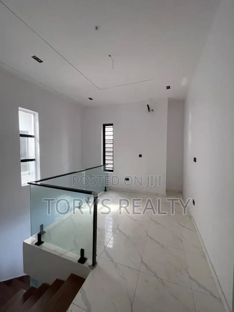 4bdrm Duplex in Sangotedo for sale