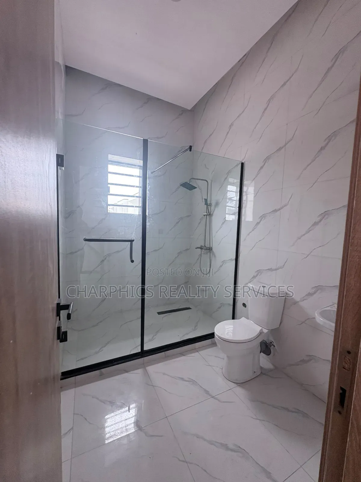 4bdrm Duplex in Ikota for sale