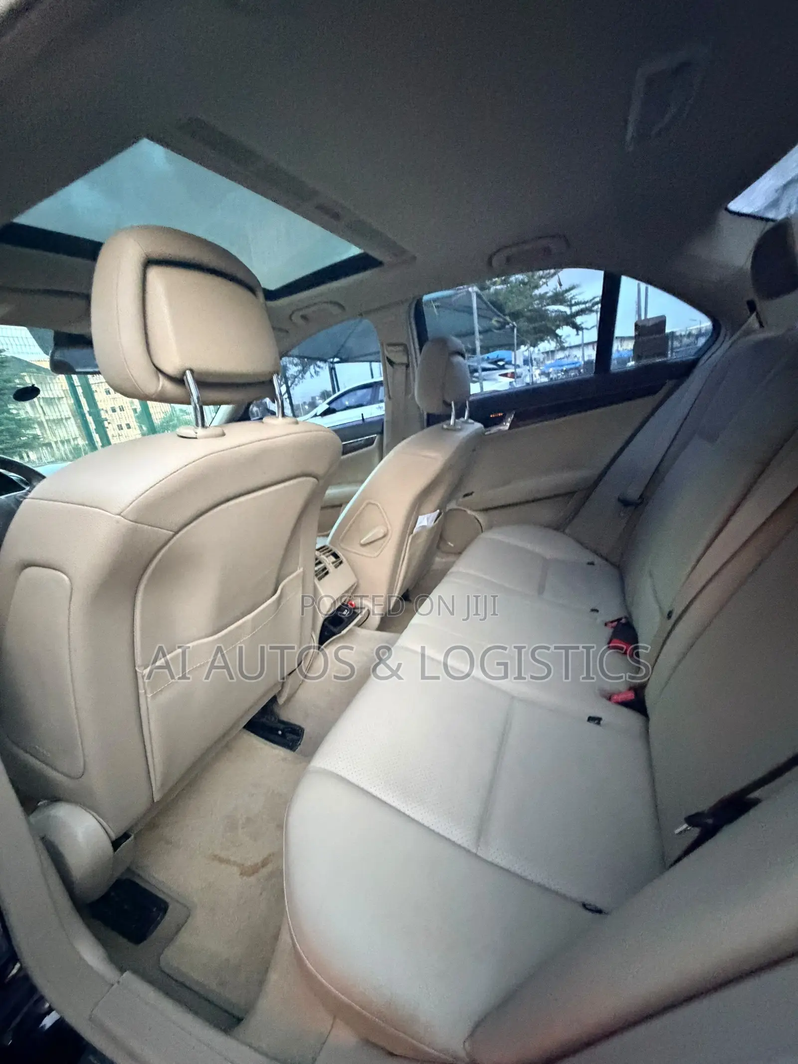 Mercedes-Benz C300 Luxury Sedan RWD (3.0L 6cyl 7A) 2011 Black