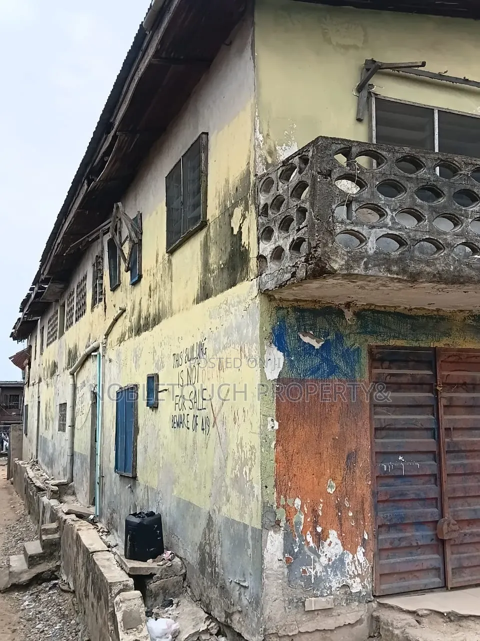 3bdrm Block of Flats in Maza-Maza Mile 2,, Abule Ado for sale