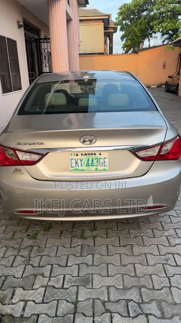Hyundai Sonata 2012 Gold