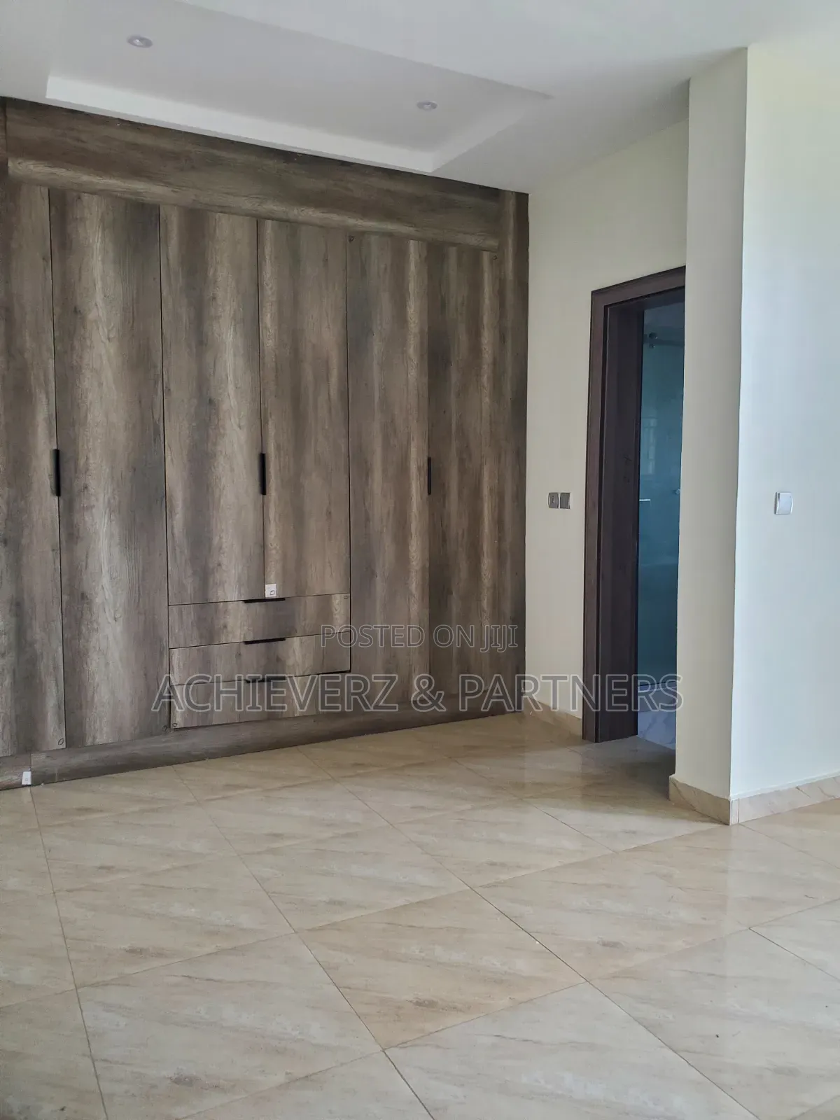 4bdrm Duplex in Jahi for sale