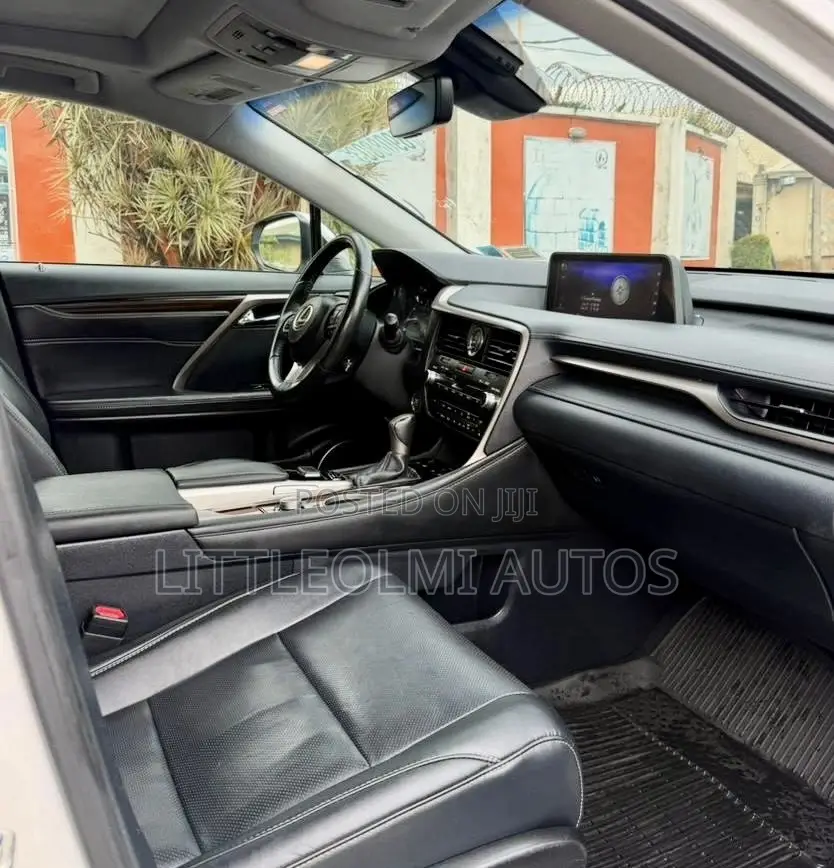 Lexus RX 350 FWD 2017 White