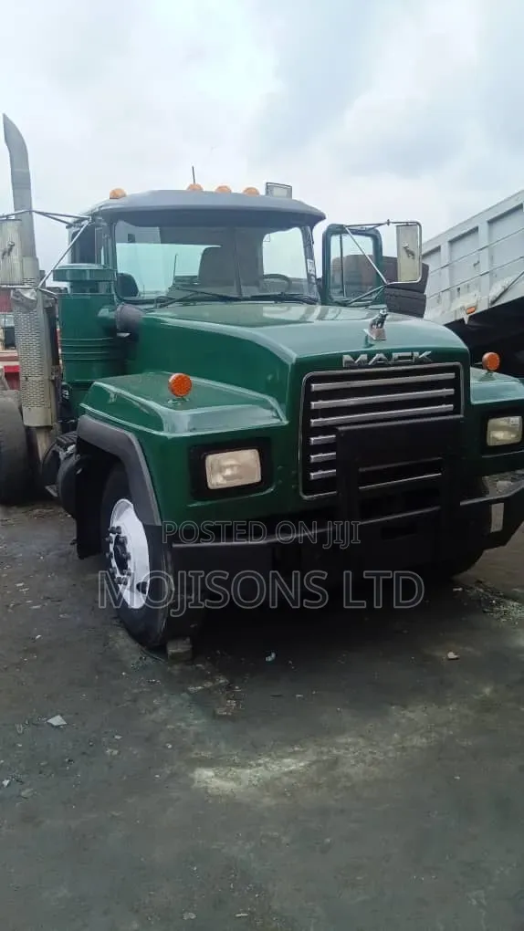 Mack Trailer Head