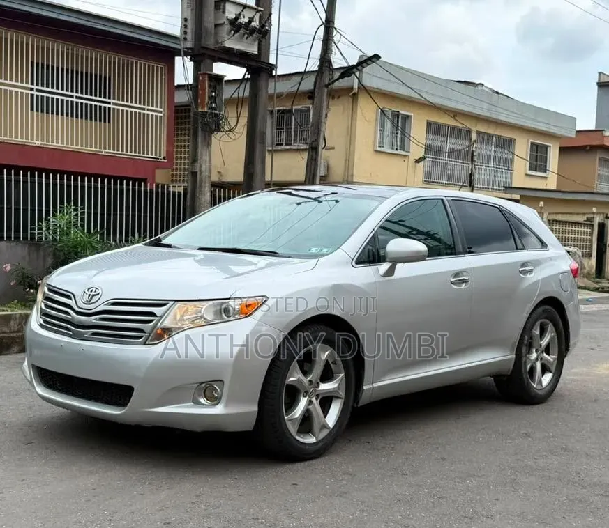 Toyota Venza 2010 Silver