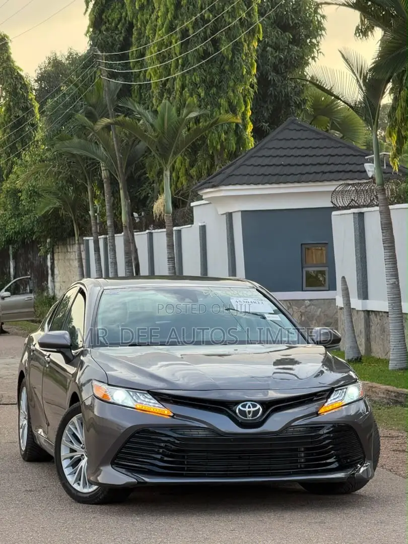 Toyota Camry 2019 Gray