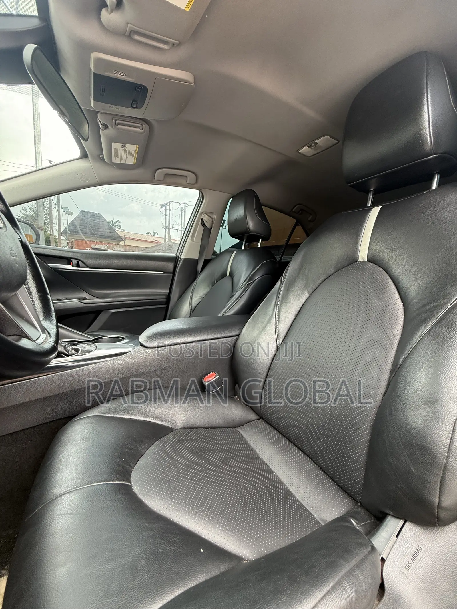 Toyota Camry SE FWD 2020 White