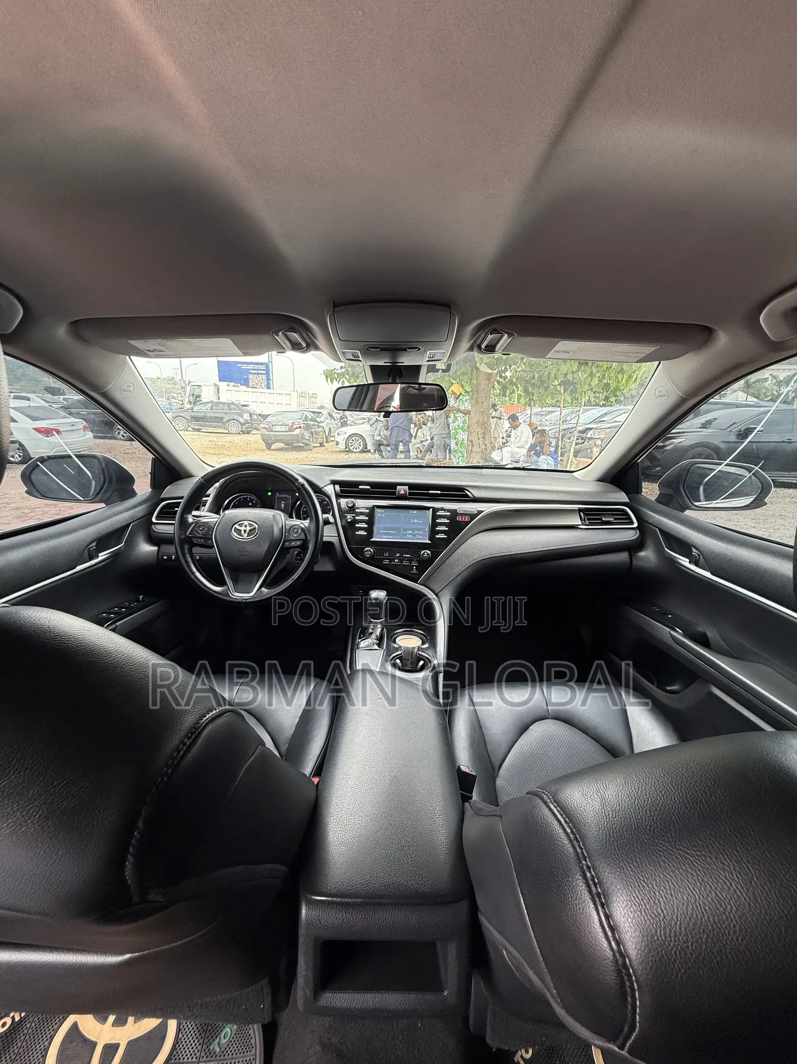 Toyota Camry SE FWD 2020 White