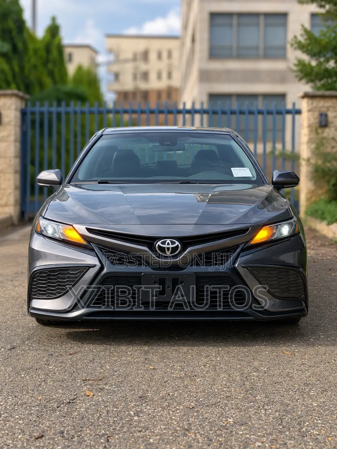Toyota Camry SE 2021 Burgundy