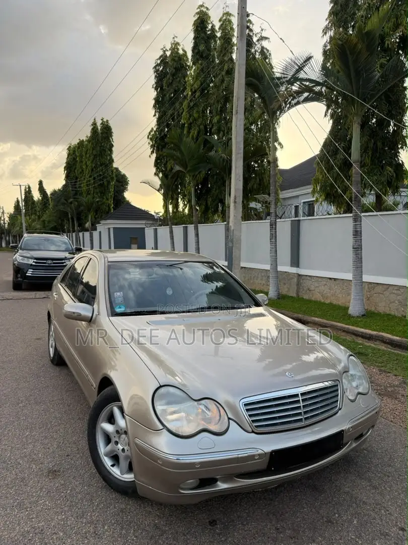 Mercedes-Benz C230 2005 Gold