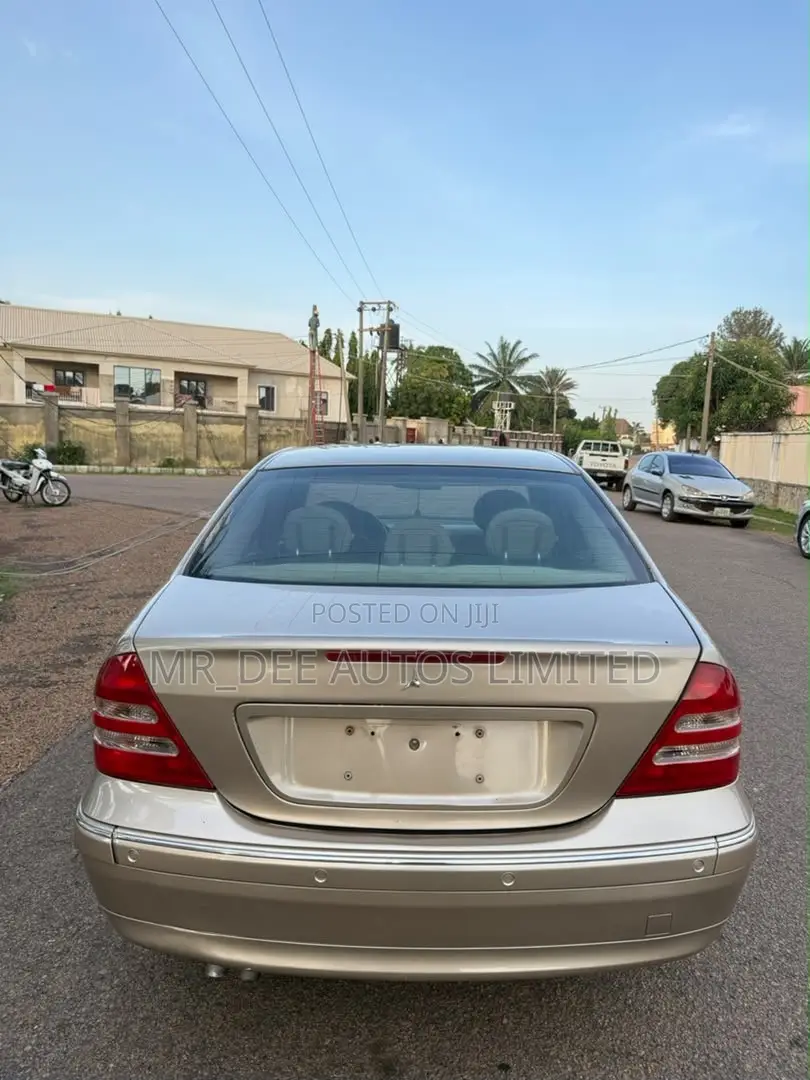 Mercedes-Benz C230 2005 Gold