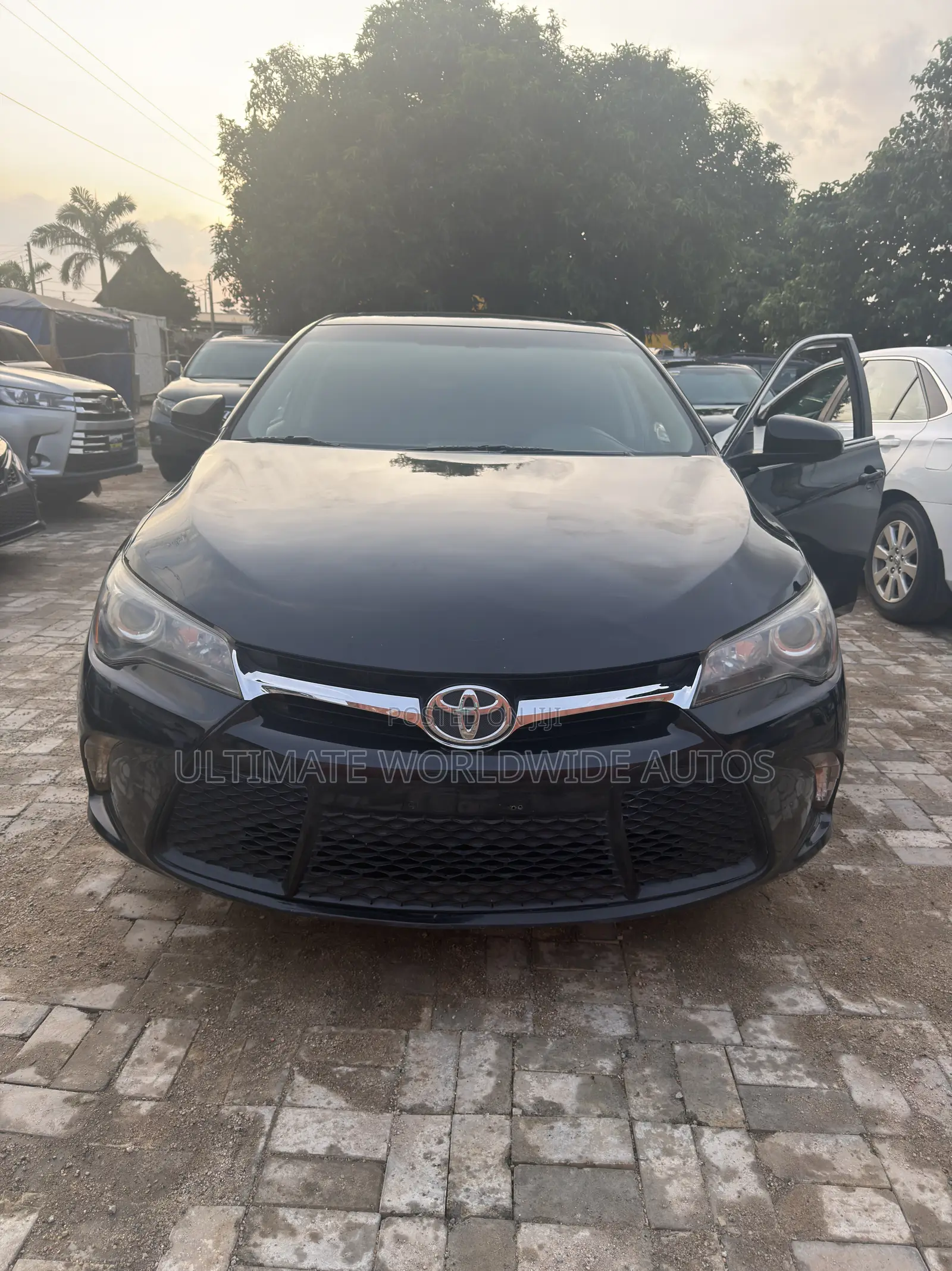 Toyota Camry 2017 Black