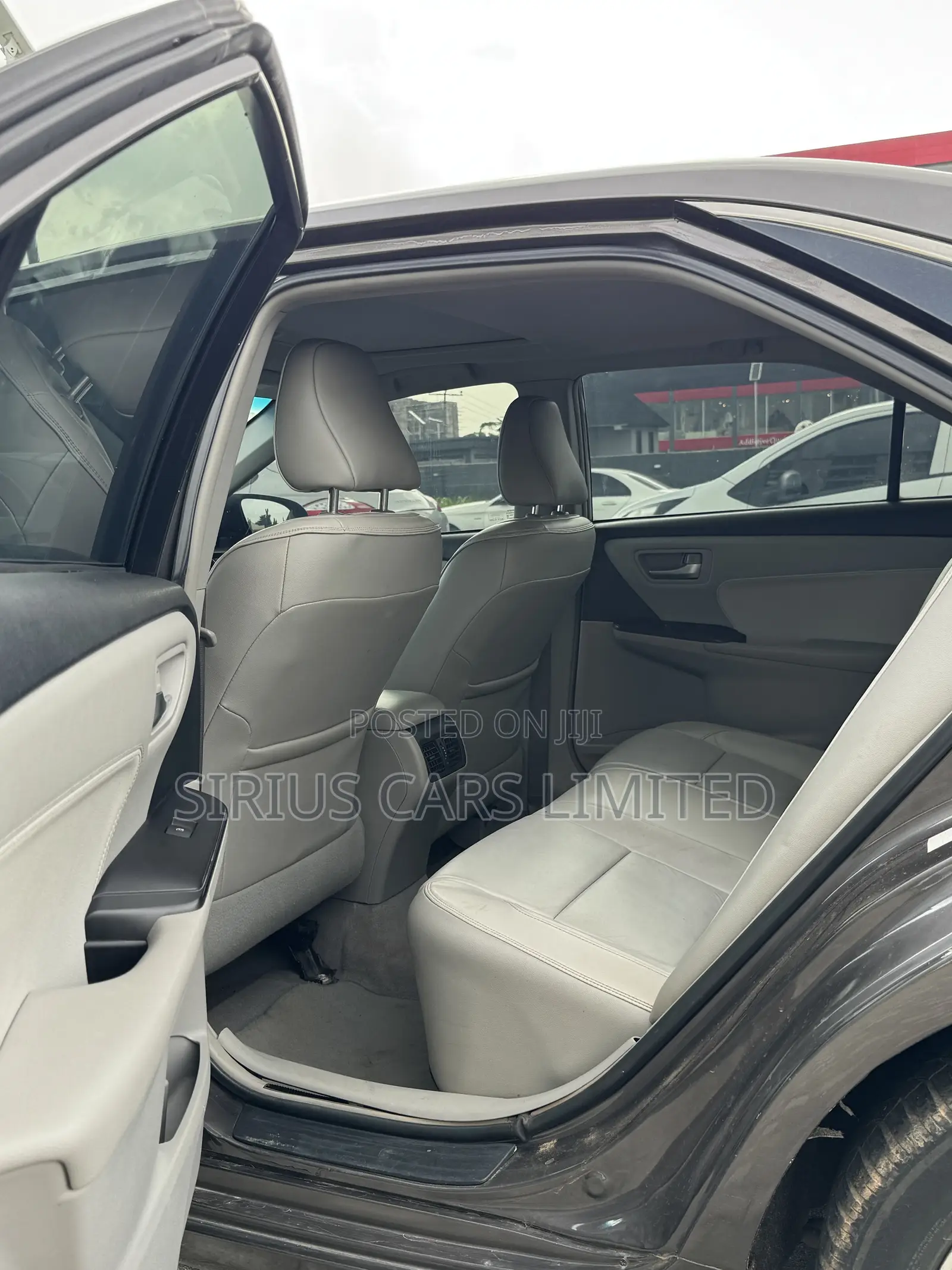 Toyota Camry XLE 4dr Sedan (2.5L 4cyl 6A) 2015 Gray
