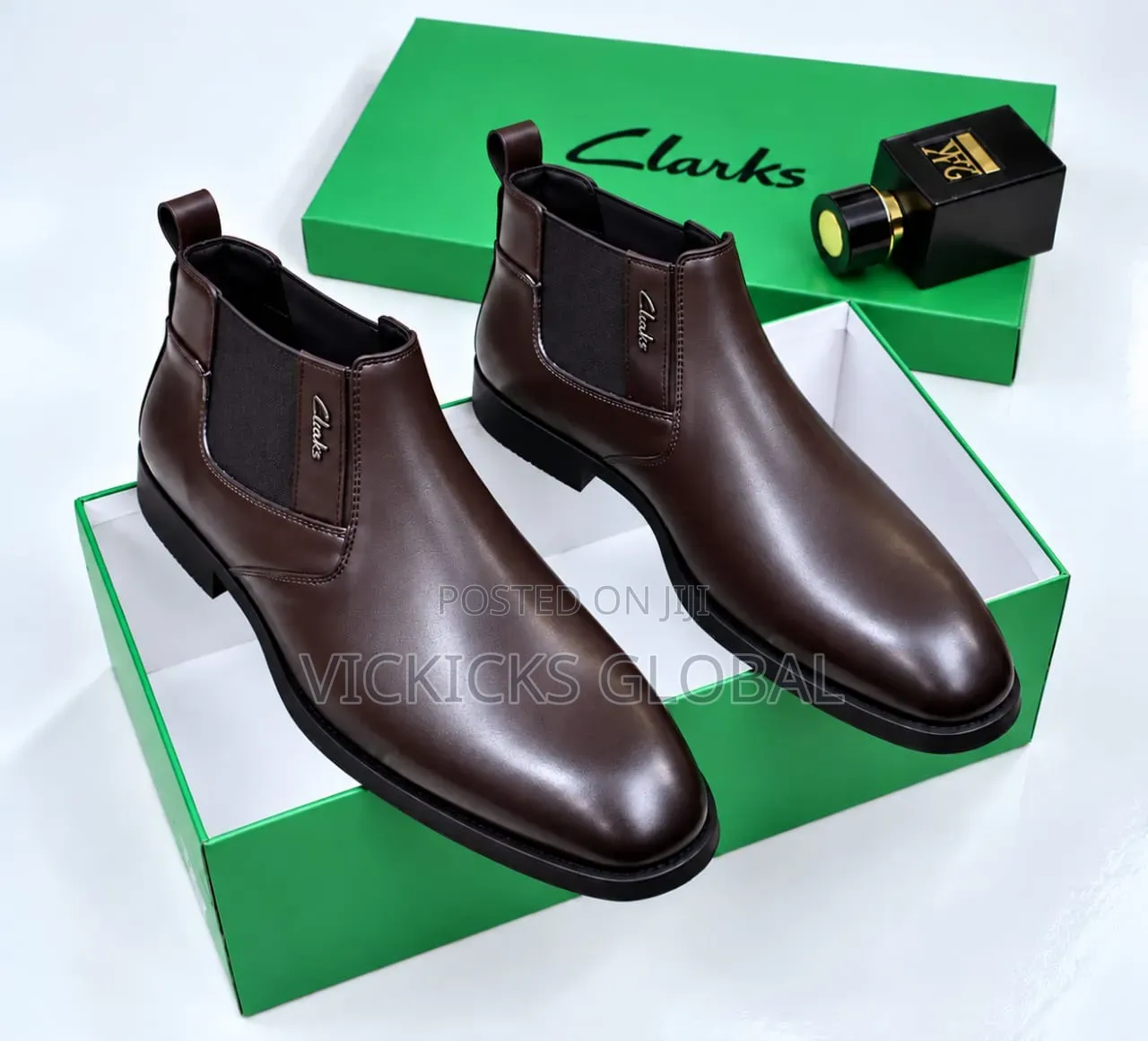 Clarks Chelsea Boots – Timeless Elegance & Premium Style