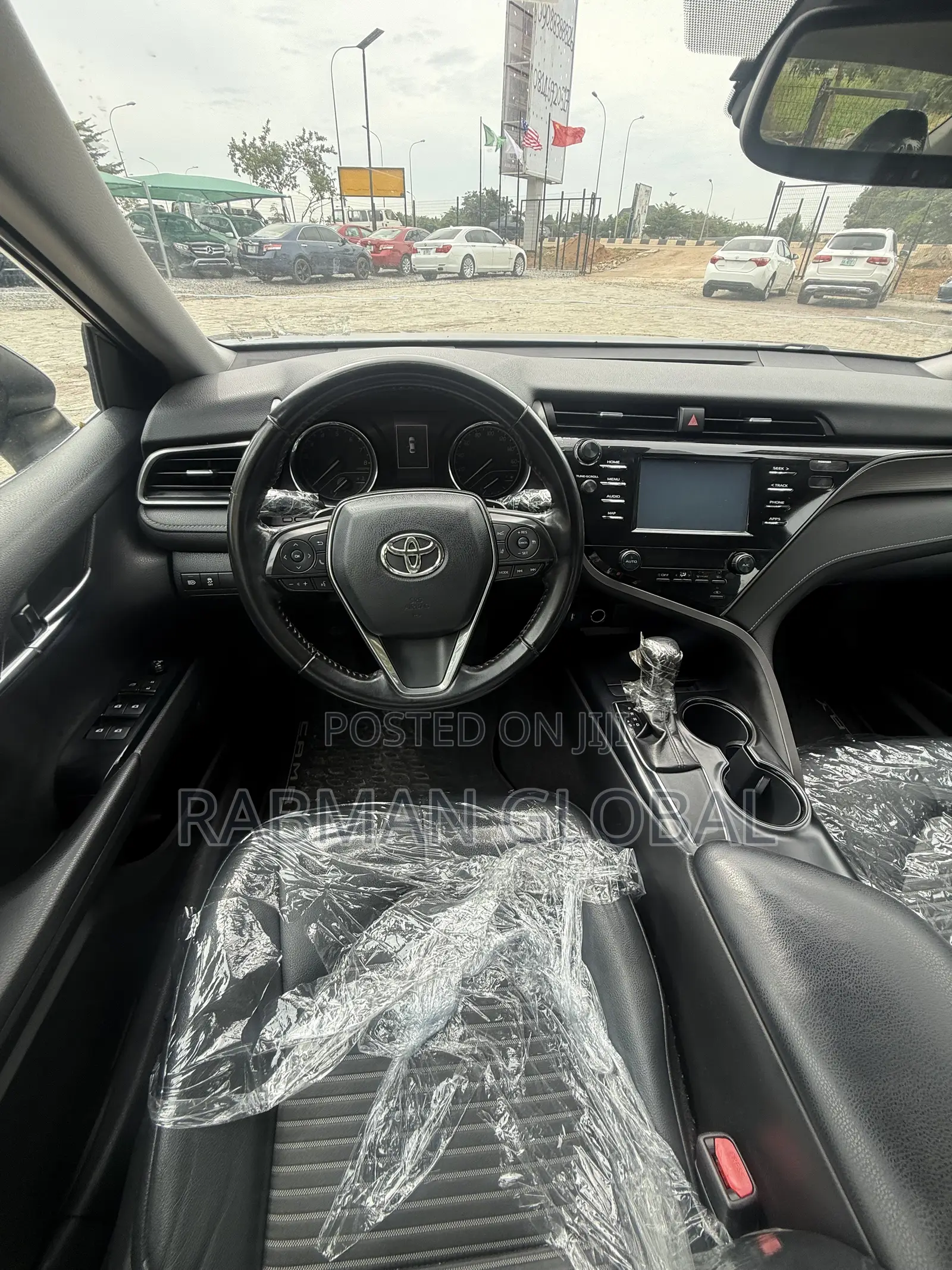 Toyota Camry SE (2.5L 4cyl 8A) 2019 Gray