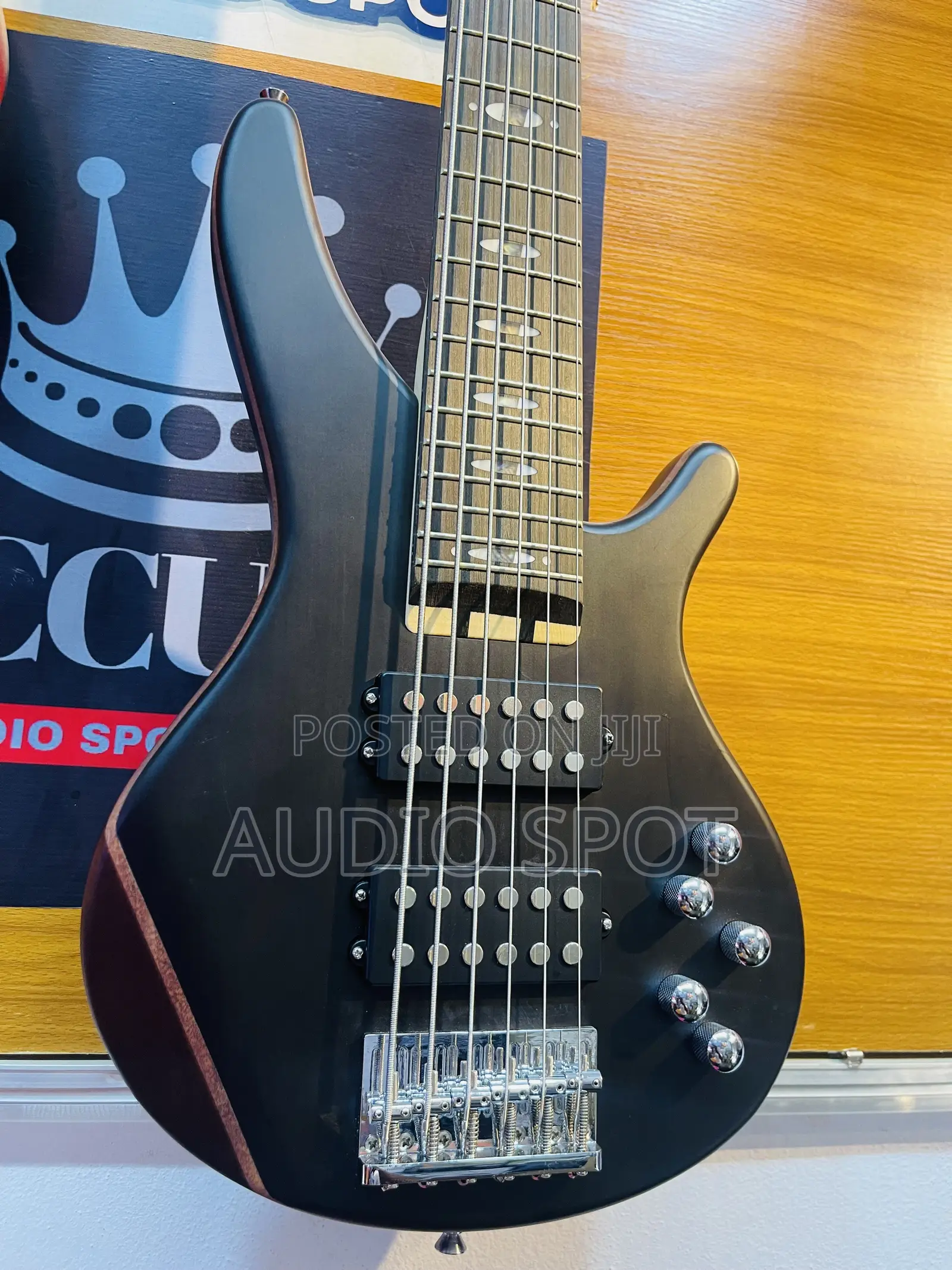 IBANEZ Active 6-String Electric Bass Guitar - Professional Series