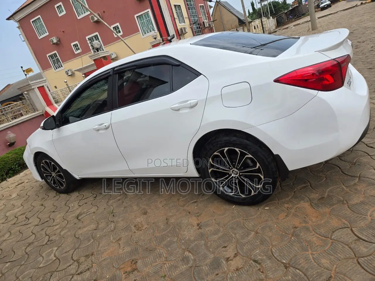 Toyota Corolla S 4dr Sedan (1.8L 4cyl CVT) 2016 White