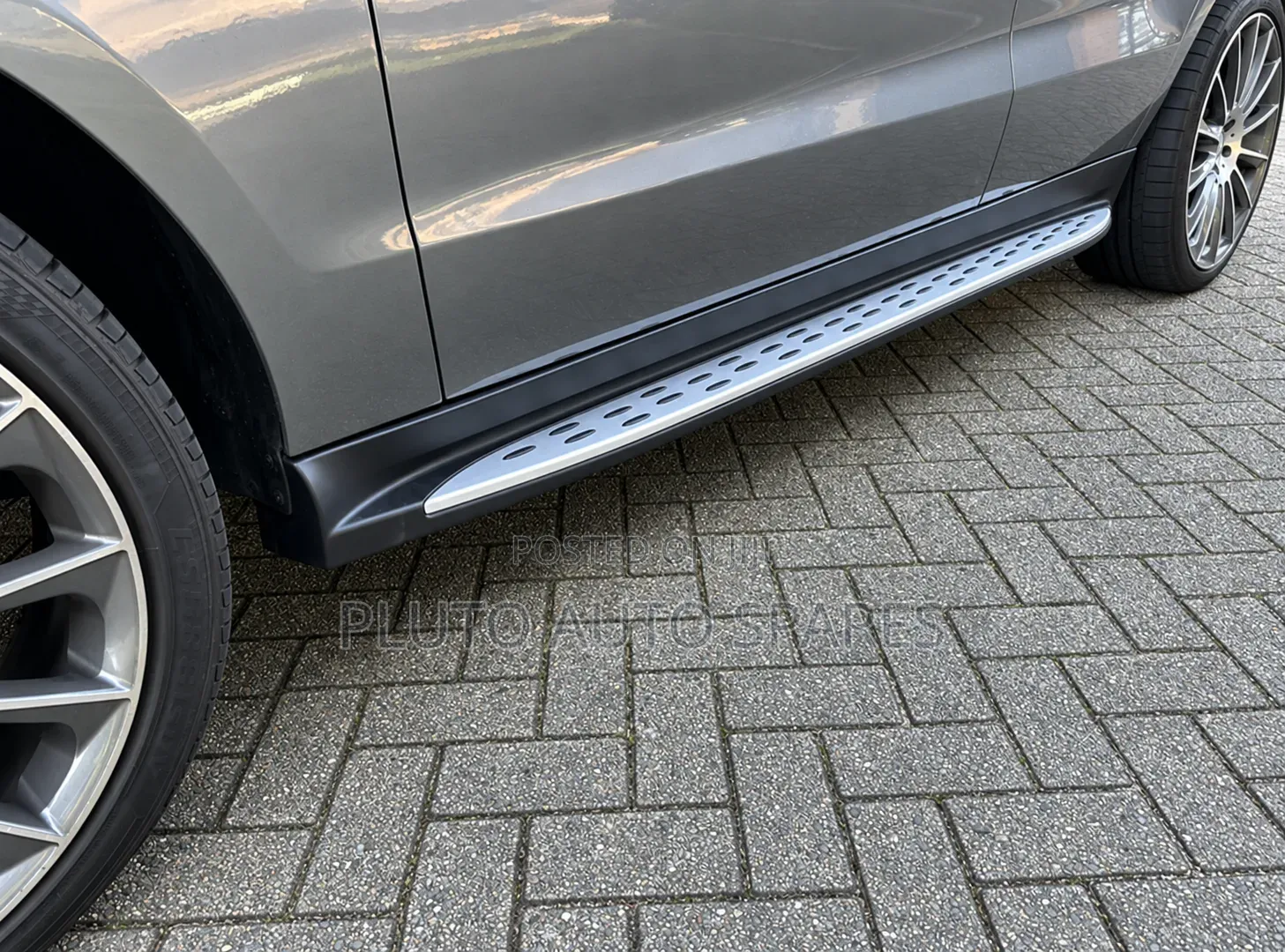 Upgrade Your Mercedes-Benz Gle W166 / Ml W166 Side Steps Set!