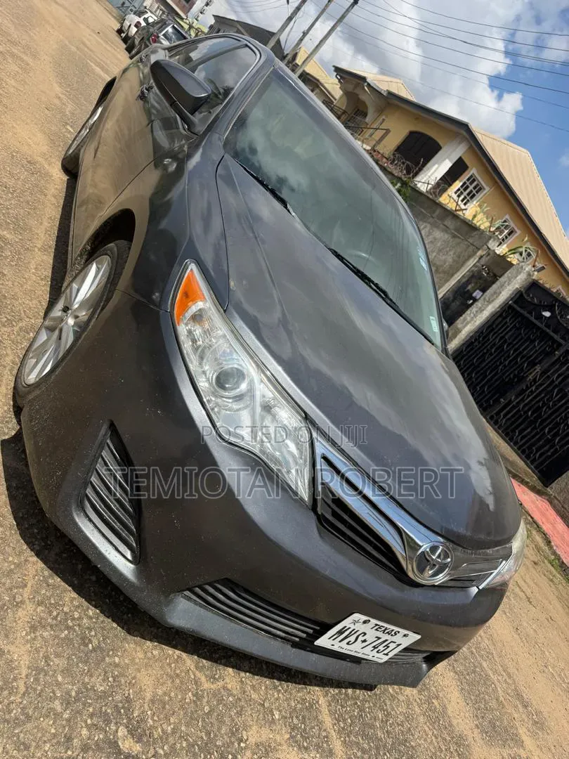 Toyota Camry LE 4dr Sedan (2.5L 4cyl 6A) 2014 Gray