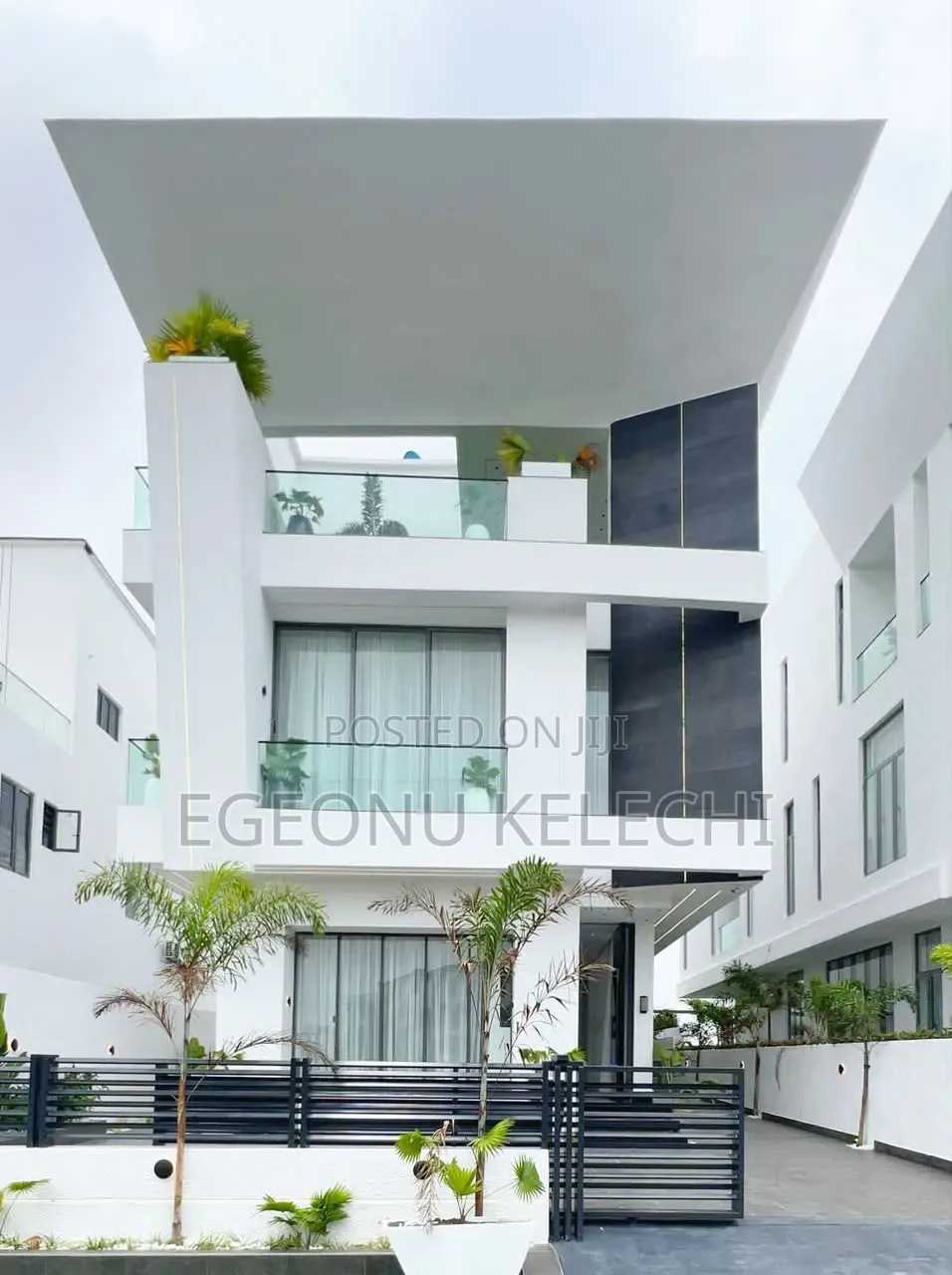 5bdrm Duplex in Osapa london for sale