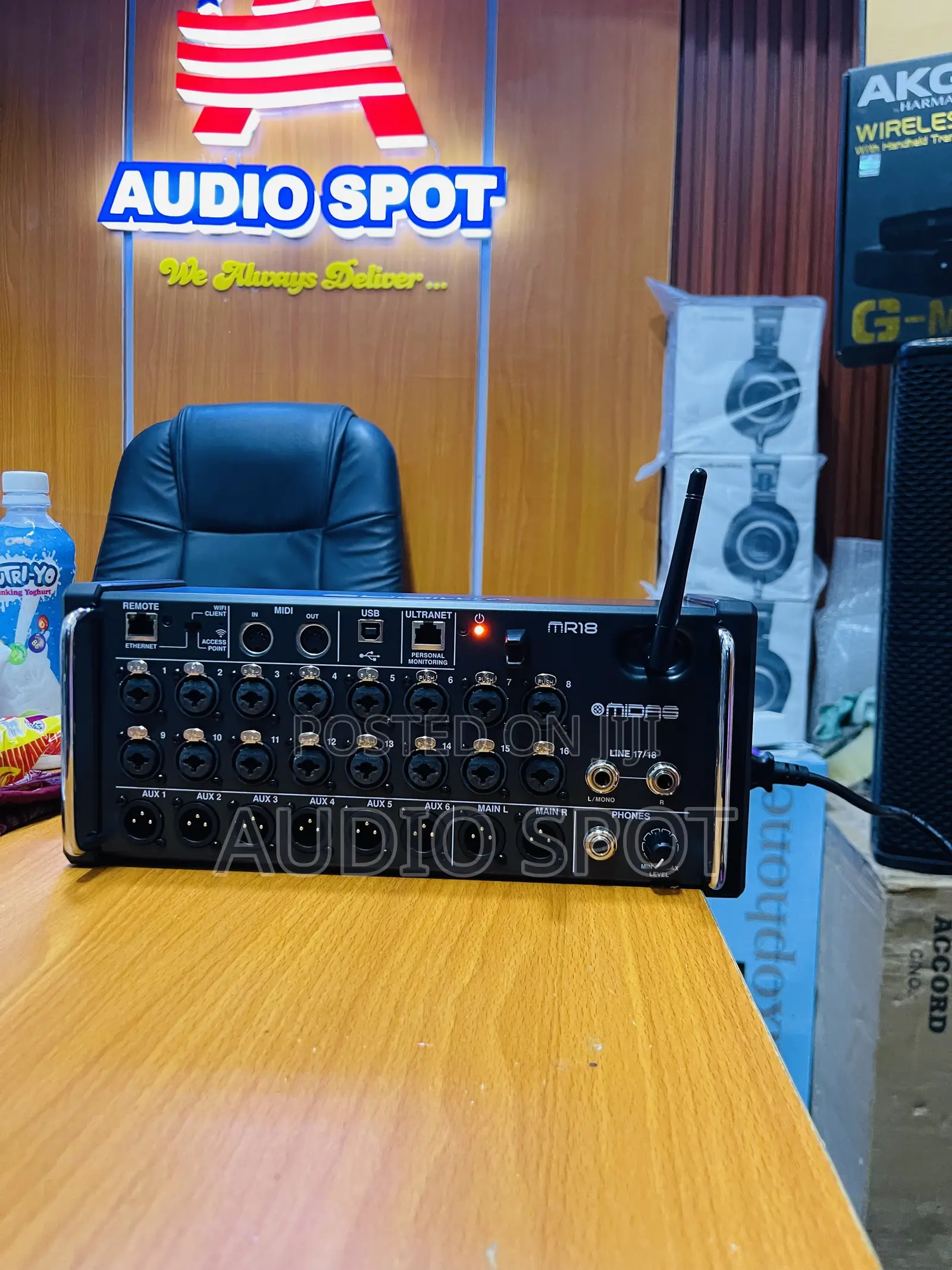 Original Midas MR18 Professional Digital Mixer