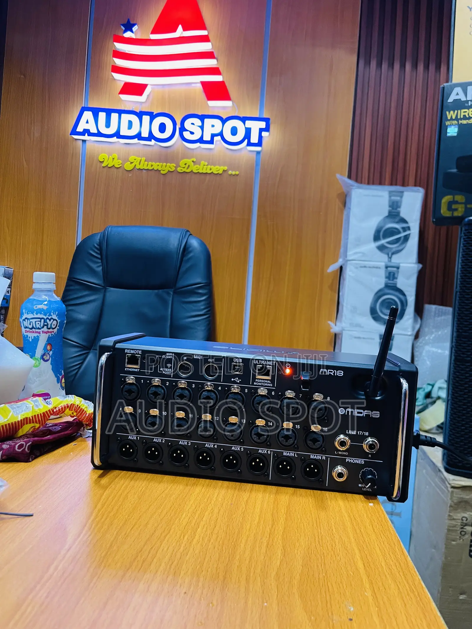 Original Midas MR18 Professional Digital Mixer