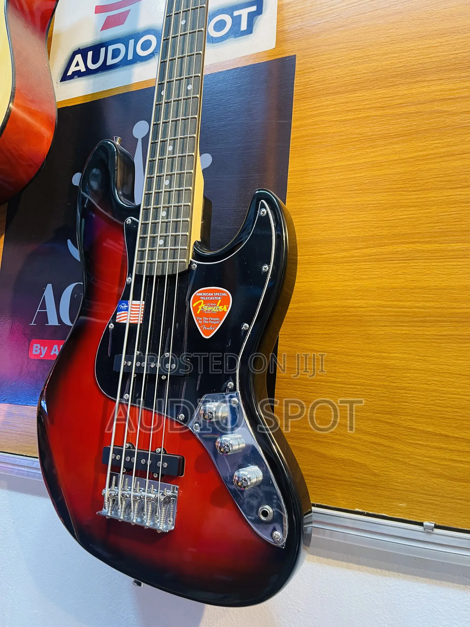 FENDER JAZZ Bass v - Professional Passive 5-String