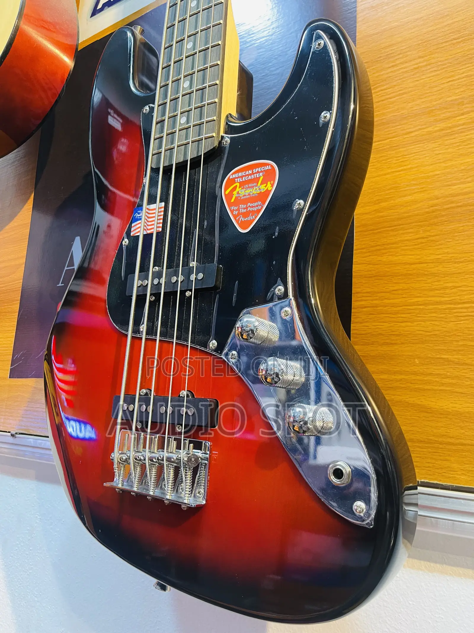 FENDER JAZZ Bass v - Professional Passive 5-String