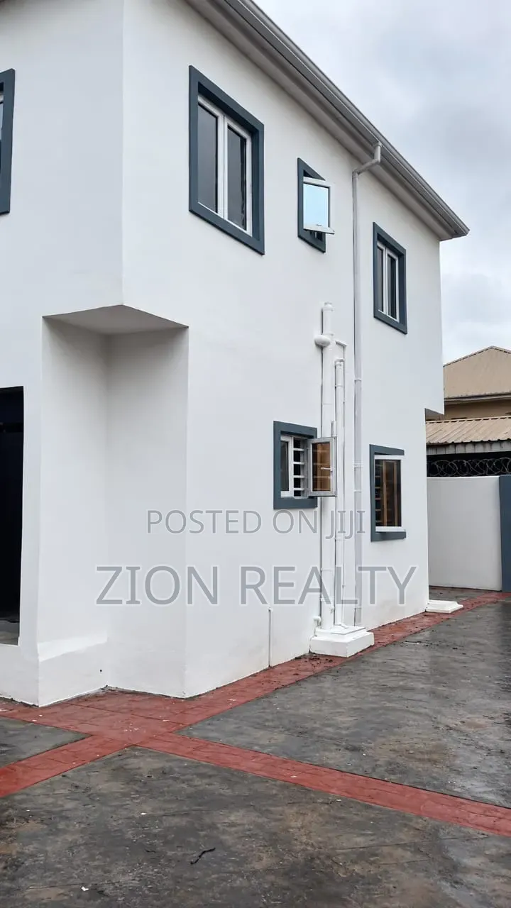 2bdrm Apartment in Awoyaya for rent