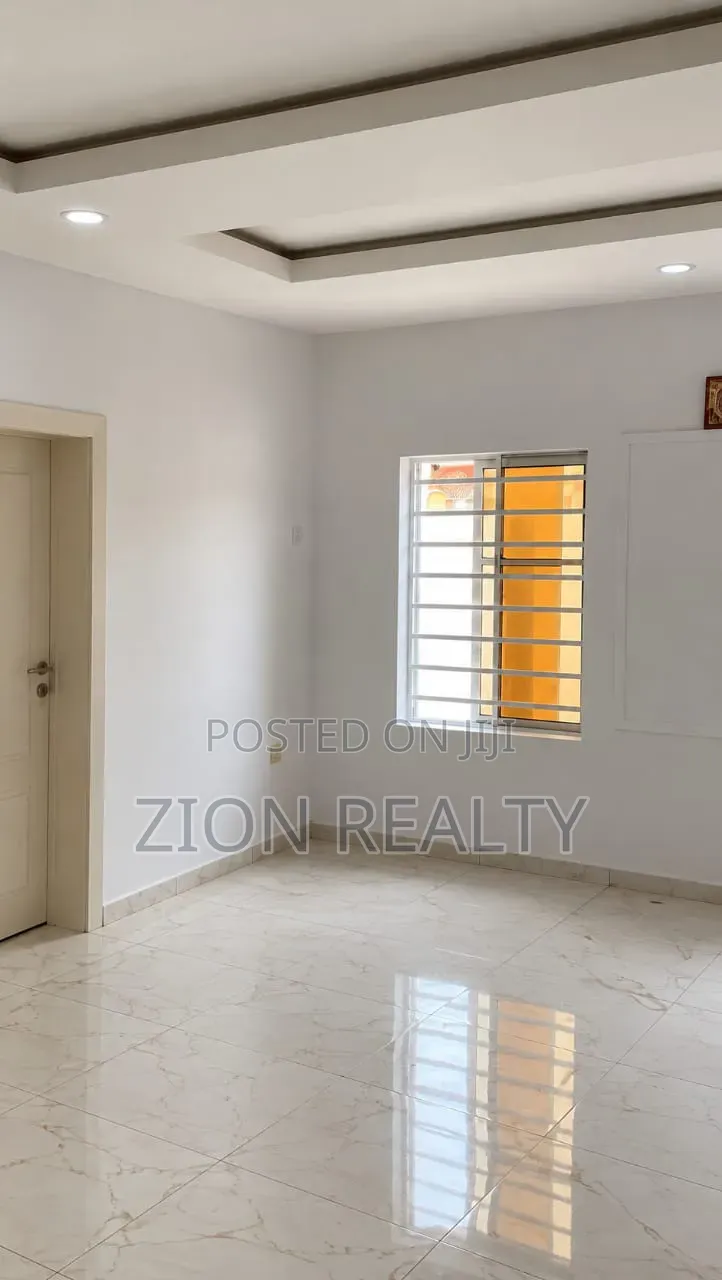 2bdrm Apartment in Awoyaya for rent