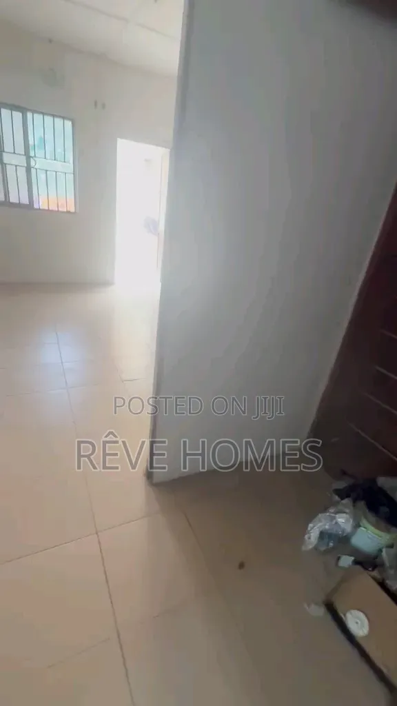Mini Flat in Soluyi for rent