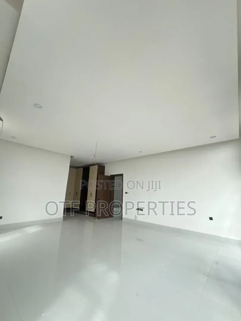 7bdrm Duplex in Guzape for sale