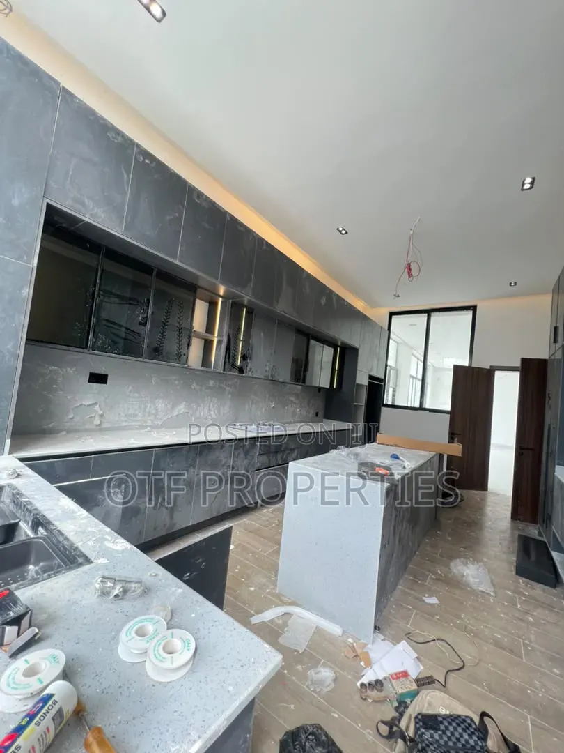 7bdrm Duplex in Guzape for sale