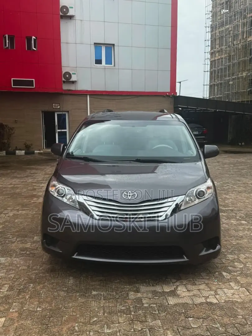 Toyota Sienna 2010 Gray
