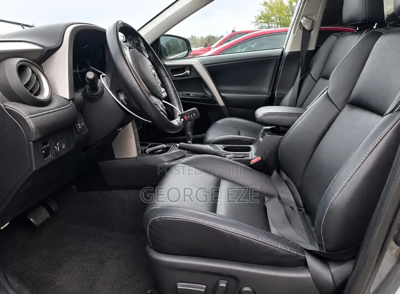 Toyota RAV4 2017 Gray