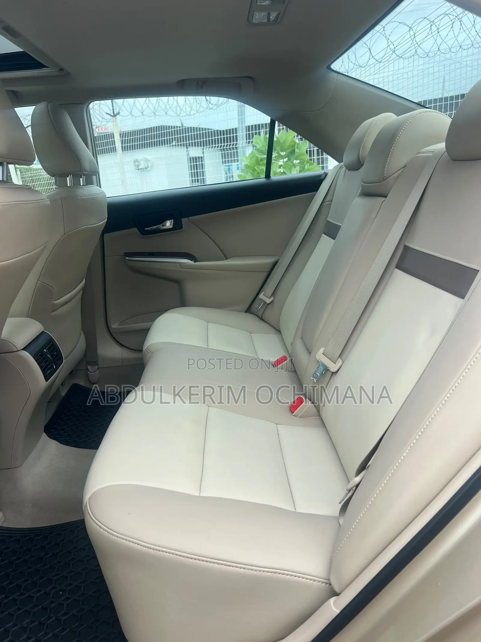 Toyota Camry XLE 4dr Sedan (2.5L 4cyl 6A) 2012 Gold