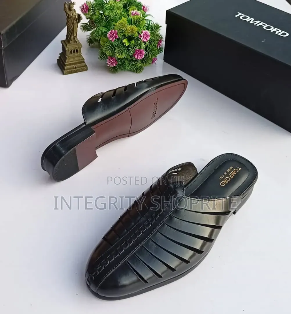 Men’s Closed-Toe Mule Sandals