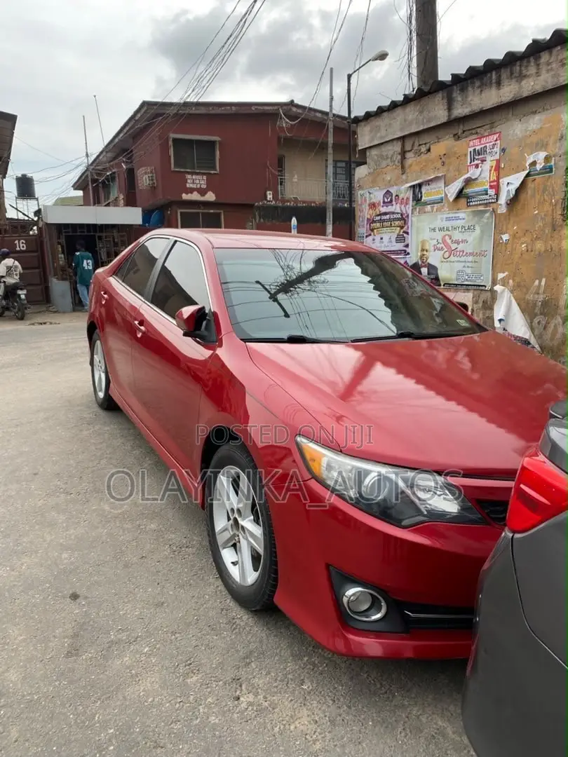 Toyota Camry 2014 Red