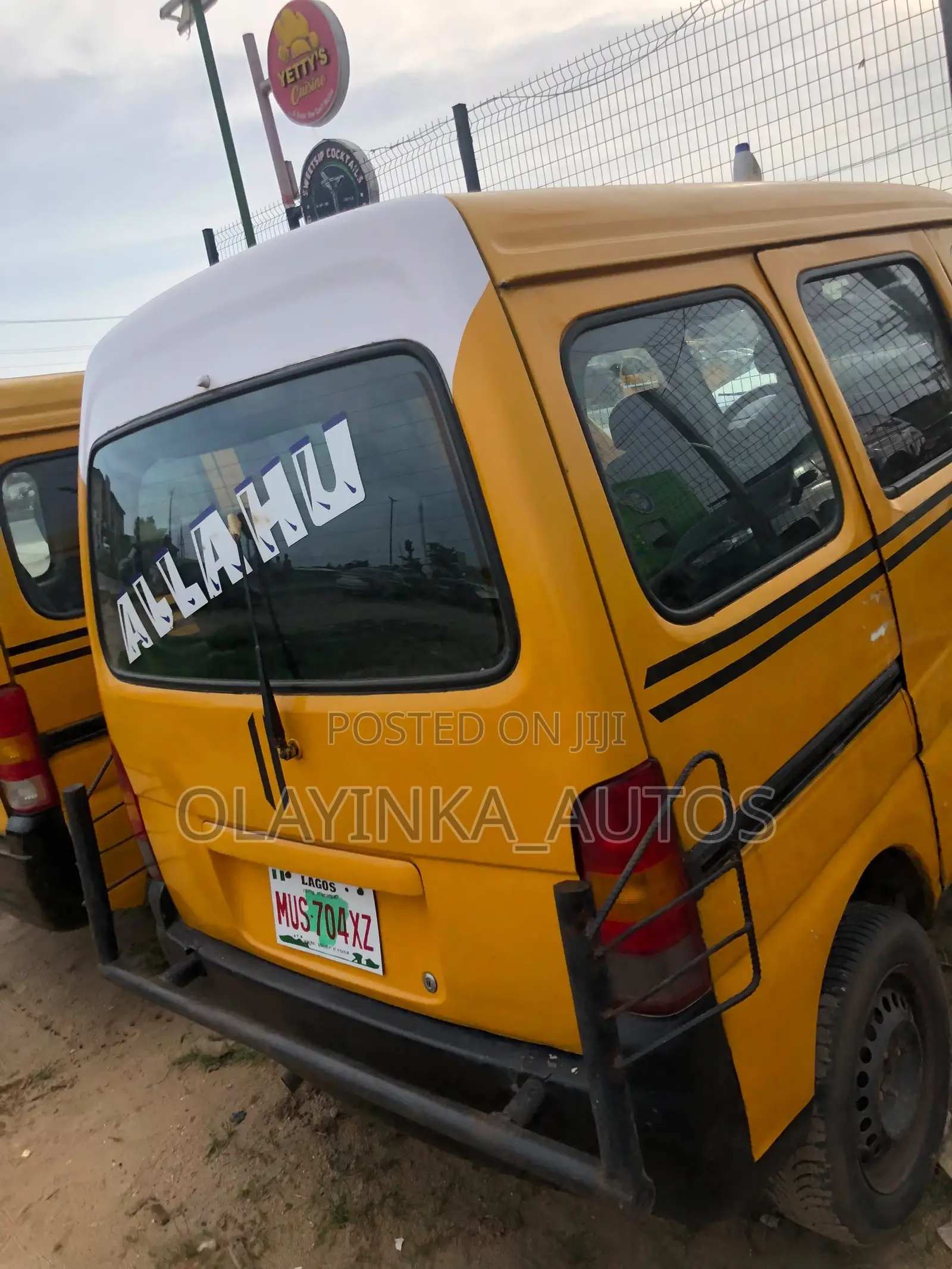 Suzuki APV Minibus 2007 Yellow