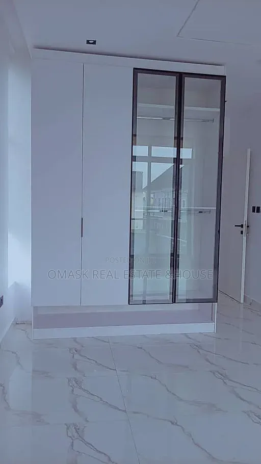 20bdrm Duplex in Bogije for sale