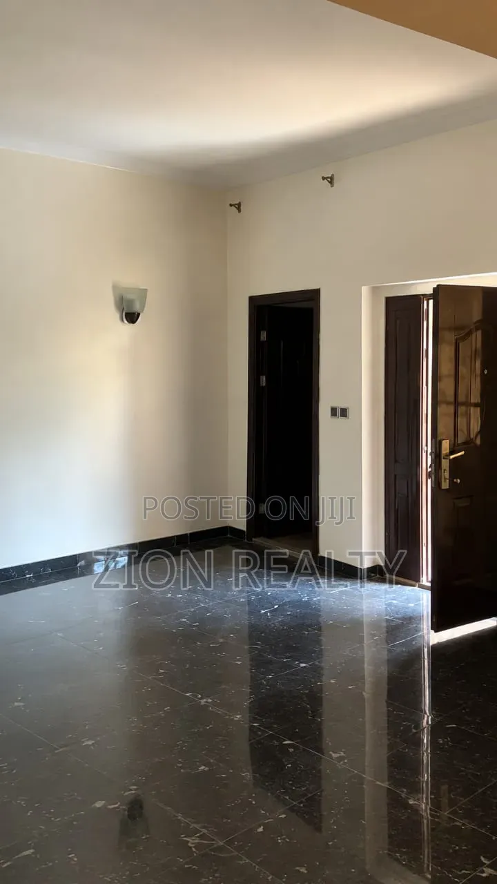 2bdrm Apartment in New Road, Awoyaya for rent