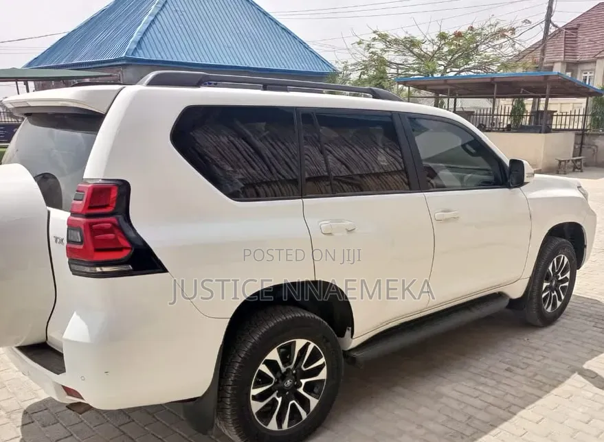 Toyota Land Cruiser Prado 2023 White