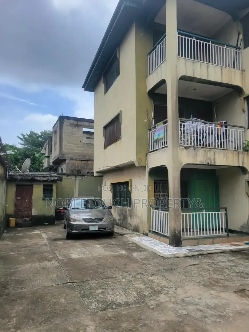 3bdrm Block of Flats in Ajao Estate Lagos for sale