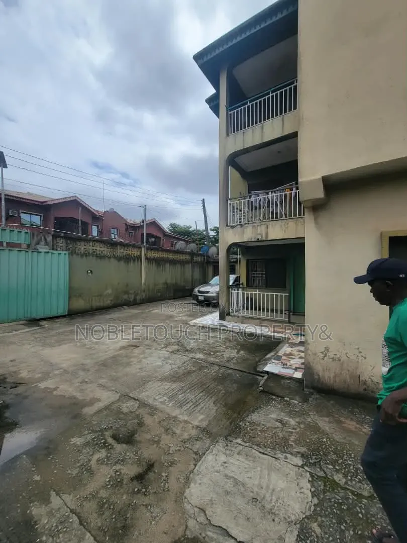 3bdrm Block of Flats in Ajao Estate Lagos for sale